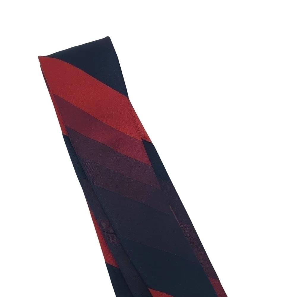 Oscar de la Renta | Men's Red and Blue Ombre Diagonal Striped Tie (One Size)